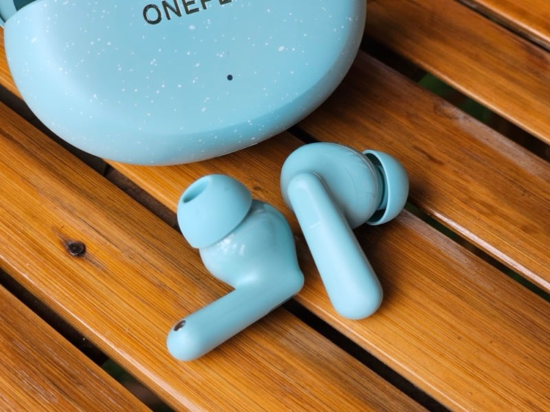 Nord Buds 3 Pro earbuds.
