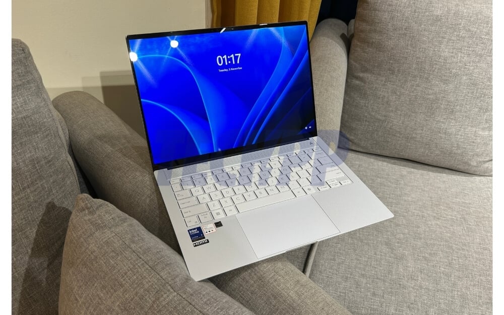 Asus Zenbook S14 Laptop Display