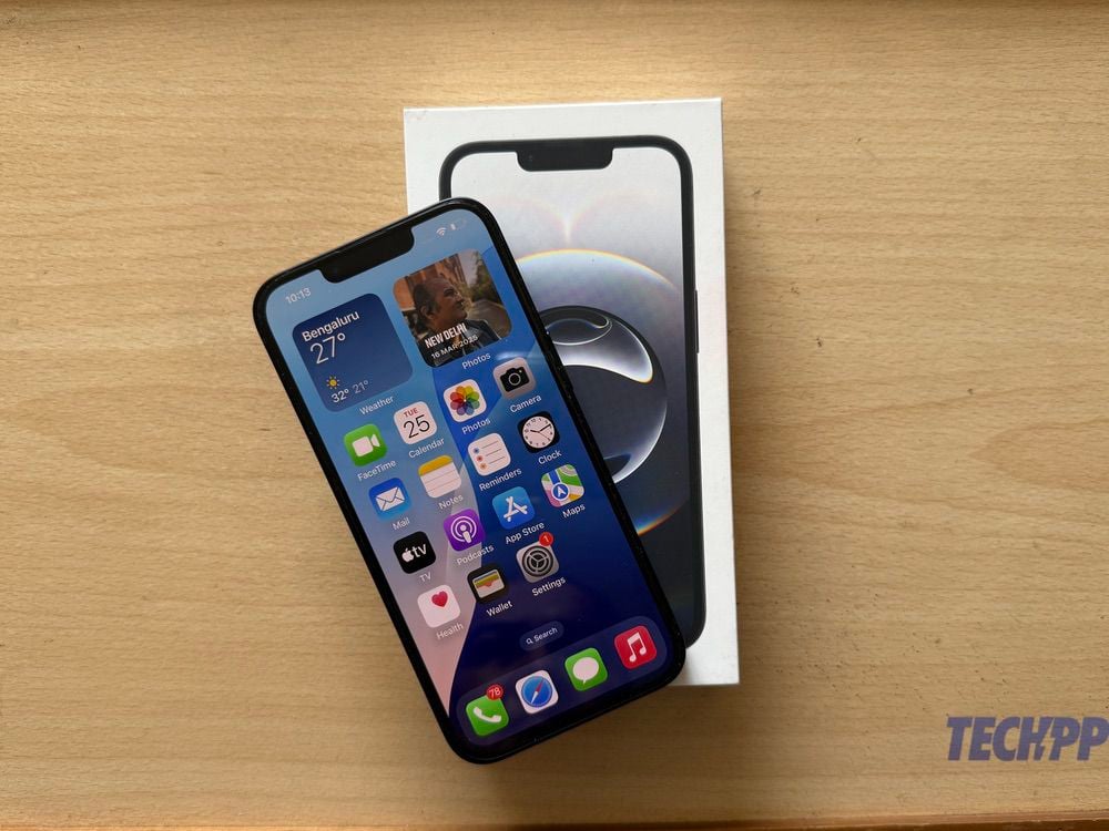 iPhone 16e display